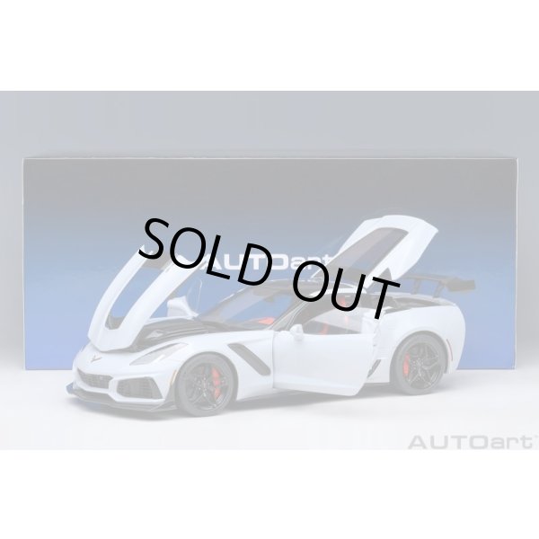 画像20: AUTOart 1/18 Chevrolet Corvette (C7) ZR1 (Gray Metallic) (20)