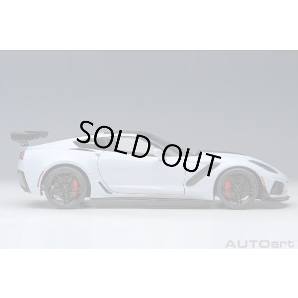 画像4: AUTOart 1/18 Chevrolet Corvette (C7) ZR1 (Gray Metallic) (4)