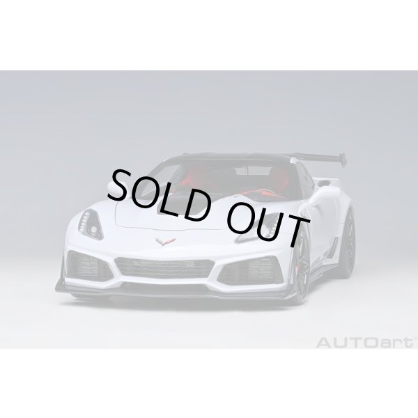 画像18: AUTOart 1/18 Chevrolet Corvette (C7) ZR1 (Gray Metallic) (18)
