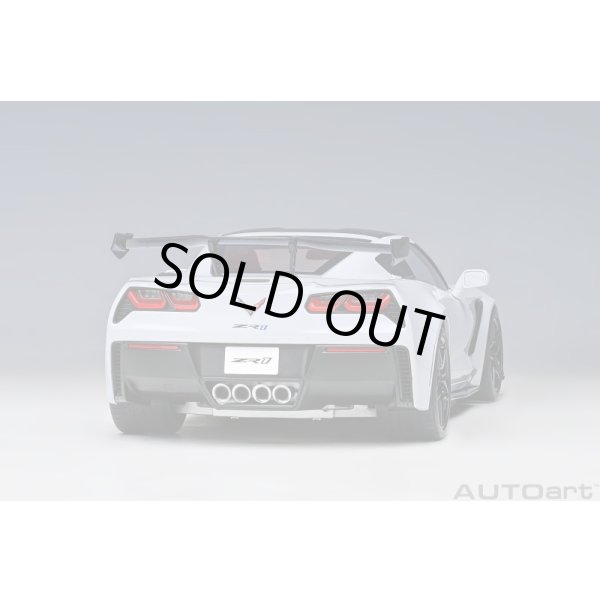 画像19: AUTOart 1/18 Chevrolet Corvette (C7) ZR1 (Gray Metallic) (19)