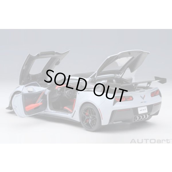 画像15: AUTOart 1/18 Chevrolet Corvette (C7) ZR1 (Gray Metallic) (15)