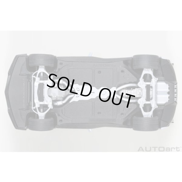 画像8: AUTOart 1/18 Chevrolet Corvette (C7) ZR1 (Gray Metallic) (8)