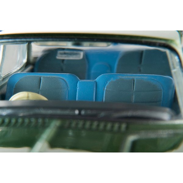 画像8: TOMYTEC 1/64 Limited Vintage Mitsubishi Debonair (Green) '64 (8)