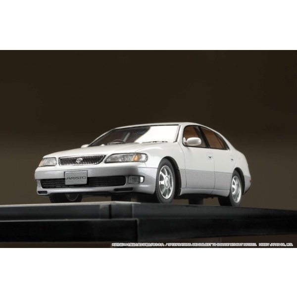 画像6: Hobby JAPAN 1/43 Toyota Aristo 3.0V (JZS147) White Pearl Mica Toning G (6)
