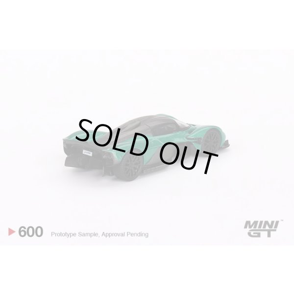 画像2: MINI GT 1/64 Aston Martin Valkyrie Aston Martin Racing Green (LHD) (2)
