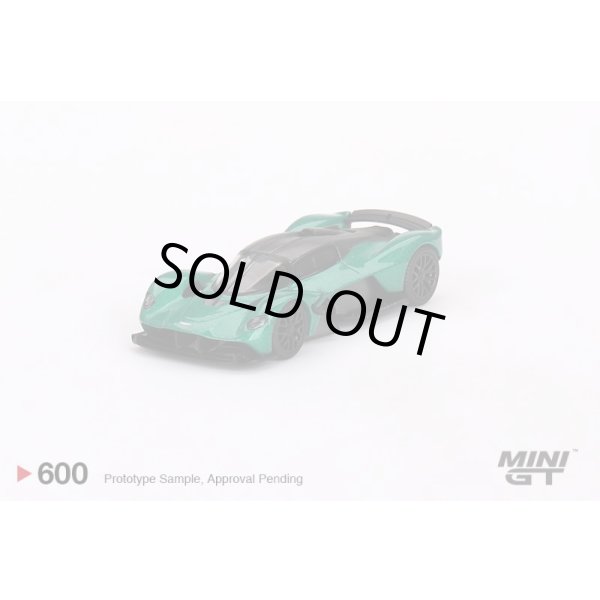 画像1: MINI GT 1/64 Aston Martin Valkyrie Aston Martin Racing Green (LHD) (1)