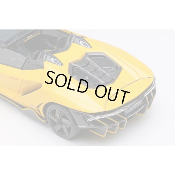 画像7: EIDOLON COLLECTION 1/43 Lamborghini Centenario Roadster LP770-4 2016 Giallo Orion Limited 60 pcs. (7)