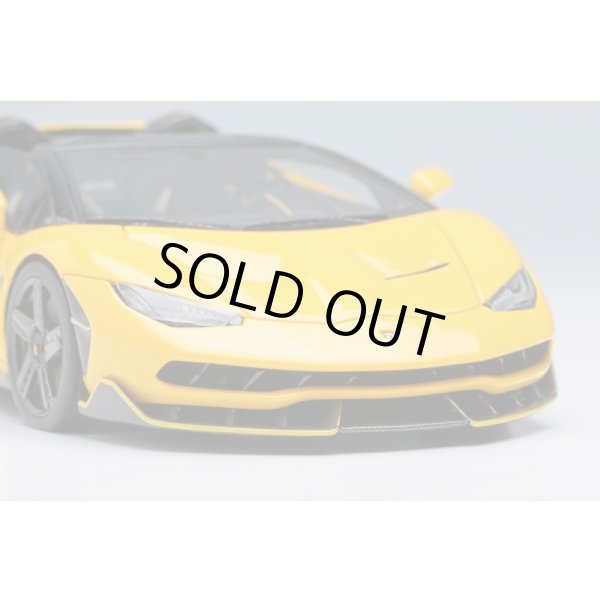 画像8: EIDOLON COLLECTION 1/43 Lamborghini Centenario Roadster LP770-4 2016 Giallo Orion Limited 60 pcs. (8)
