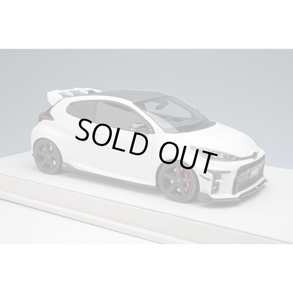 画像5: EIDOLON 1/18 TOM'S GR Yaris 2021 Platinum White Pearl Mica (5)