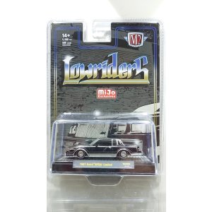 画像: M2 Machines 1/64 1987 Buick Regal Limited Lowrider Black