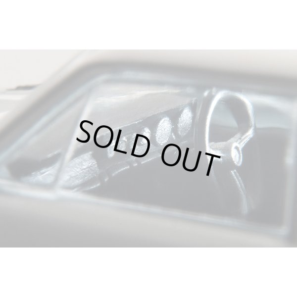 画像8: TOMYTEC 1/64 Limited Vintage Isuzu Berrett 1800GT (White) '70 (8)