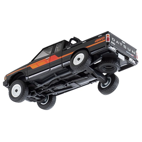 画像8: TOMYTEC 1/64 Limited Vintage NEO Datsun Truck 4WD King Cab AD (Black) (8)