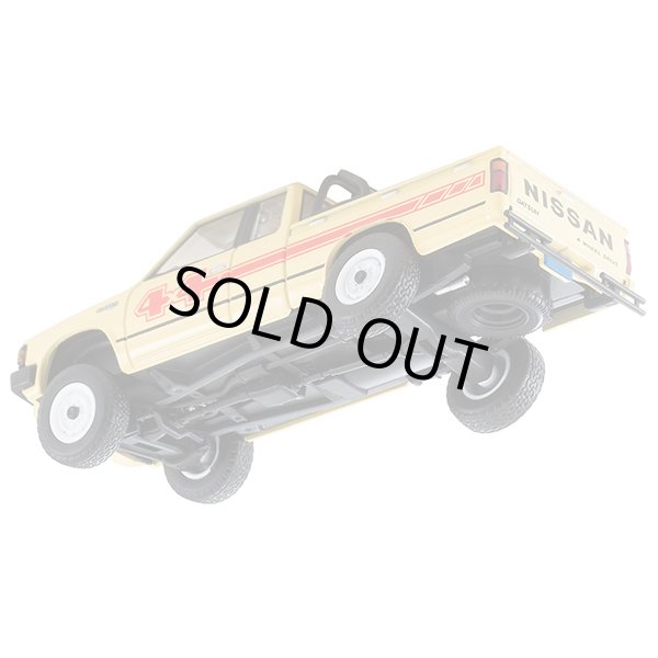 画像8: TOMYTEC 1/64 Limited Vintage NEO Nissan Truck 4X4 King Cab (Yellow) USA version (8)