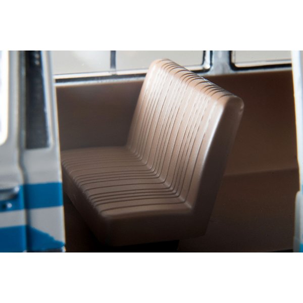 画像9: TOMYTEC 1/64 Limited Vintage NEO Nissan Caravan 移動交番車 (9)