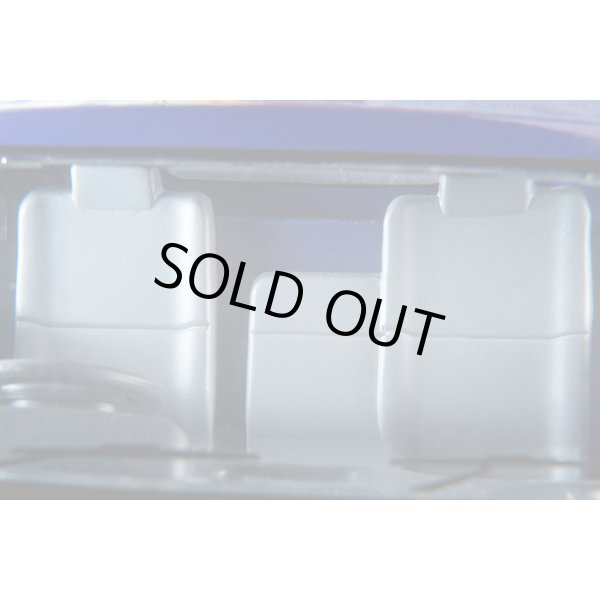 画像9: TOMYTEC 1/64 Limited Vintage NEO ISUZU ELF Panel Van (久留米運送) (9)