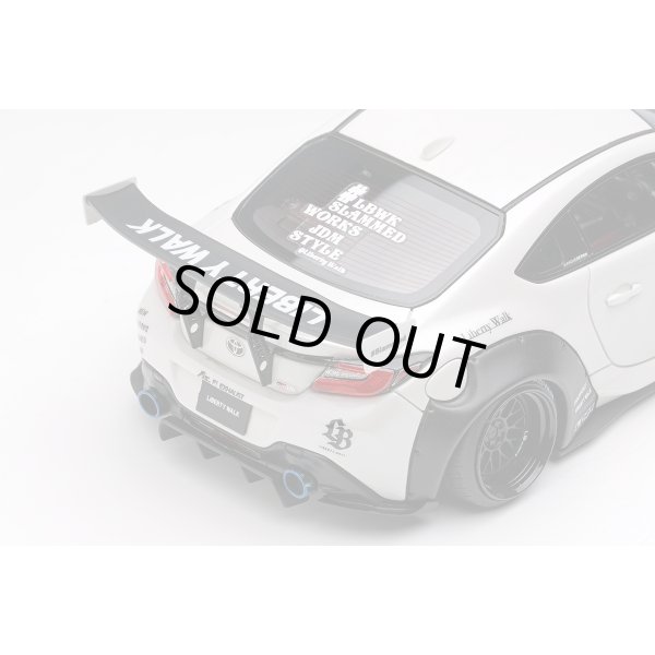 画像8: EIDOLON 1/43 LB Nation GR86 Pearl White Limited 120 pcs. (8)