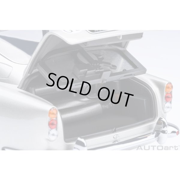 画像12: AUTOart 1/18 Aston Martin DB5 “Goldfinger” Bond Car (Silver) (12)