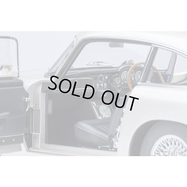 画像9: AUTOart 1/18 Aston Martin DB5 “Goldfinger” Bond Car (Silver) (9)