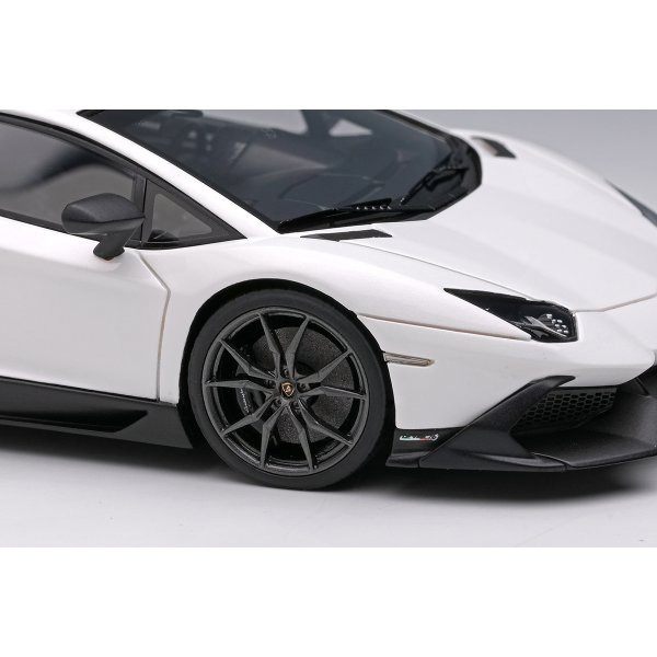 画像8: EIDOLON 1/43 Lamborghini Aventador LP720-4 50° Anniversary 2013 Pearl White (Pink Effect) Limited 80 pcs. (8)