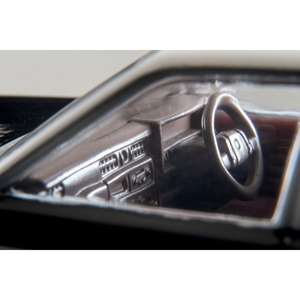 画像9: TOMYTEC 1/64 Limited Vintage NEO Nissan Cedric Van 現金輸送車（ALSOK） (9)