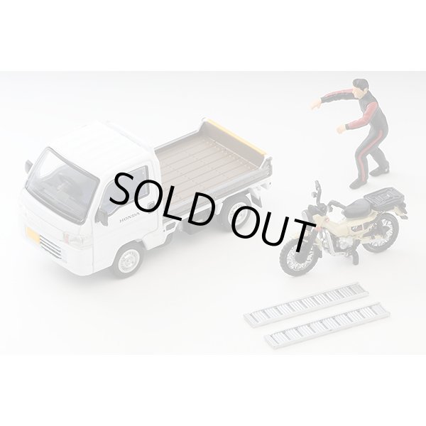 画像9: TOMYTEC 1/64 Limited Vintage NEO Honda Acty Truck (White) バイク店仕様  ホンダ CT125・ハンターカブ付 (9)