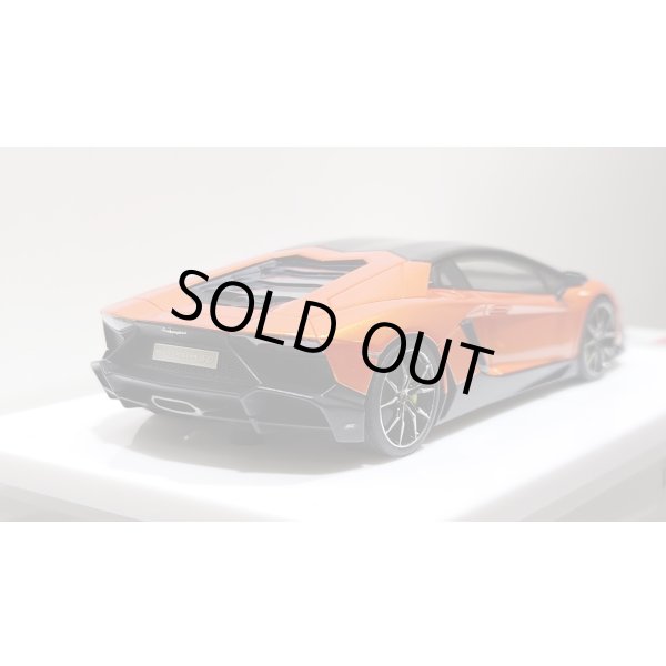画像10: EIDOLON 1/43 Lamborghini Aventador LP720-4 50th Anniversario 2013 Arancio Pearl with Roof panel Carbon Limited 32 pcs. (10)