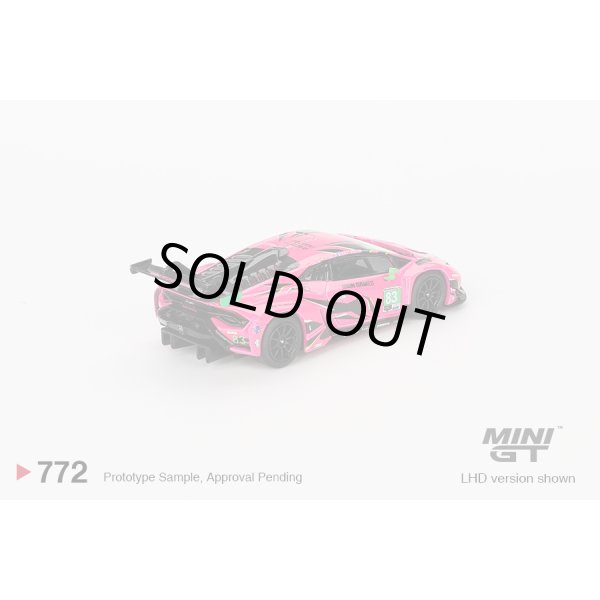 画像3: MINI GT 1/64 Lamborghini Huracan GT3 EVO2 IMSA Daytona 24 Hours 2023 #83 Iron Dames (LHD) (3)