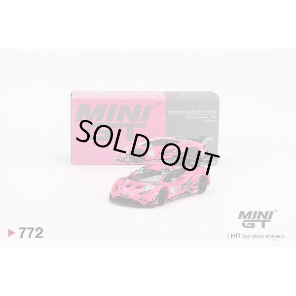 画像1: MINI GT 1/64 Lamborghini Huracan GT3 EVO2 IMSA Daytona 24 Hours 2023 #83 Iron Dames (LHD) (1)