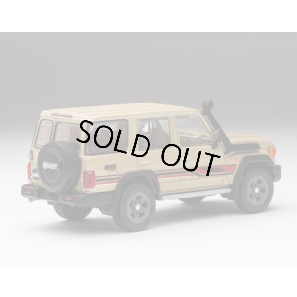 画像4: Gaincorp Products 1/64 Toyota Land Cruiser 70 Arab Model Diecasttalk特注品 (4)