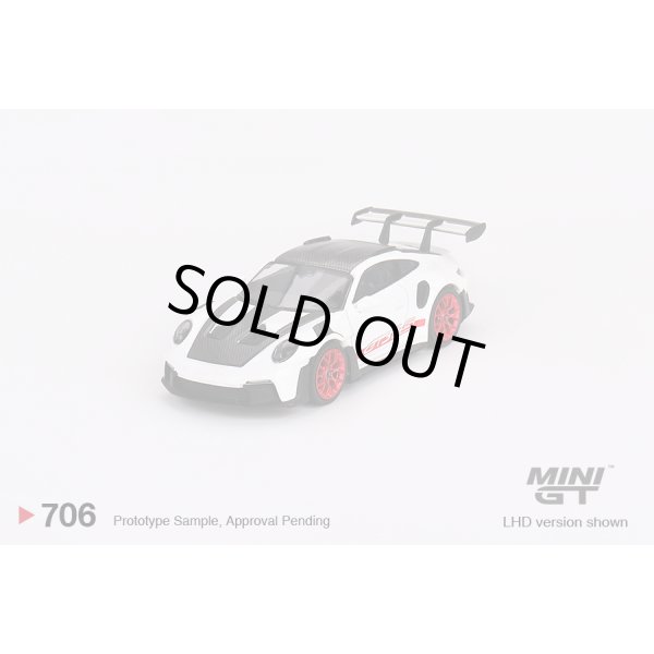 画像2: MINI GT 1/64 Porsche 911 (992) GT3 RS Weissach Package White w/Pyro Red (RHD) (2)
