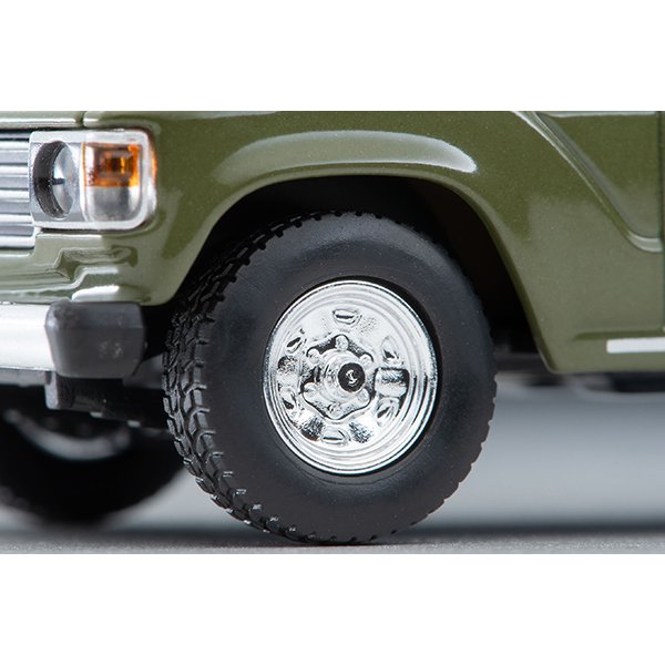 画像8: TOMYTEC 1/64 Limited Vintage NEO Toyota Land Cruiser 60 (Olive) with Canoe, Figure (8)