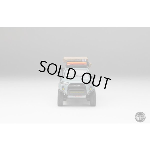 画像17: Gaincorp Products 1/64 Toyota 4Runner TRD Pro Overland Lunaroc [DiecastTalk特注] (17)