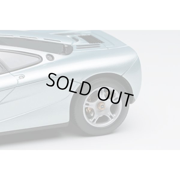 画像6: EIDOLON COLLECTION 1/43 McLaren F1 Roadcar 1994 Pale Blue Metallic Limited 100 pcs. (6)