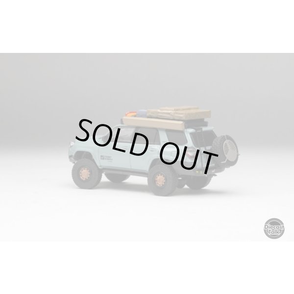 画像11: Gaincorp Products 1/64 Toyota 4Runner TRD Pro Overland Lunaroc [DiecastTalk特注] (11)