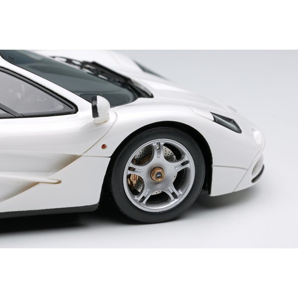 画像7: EIDOLON COLLECTION 1/43 McLaren F1 Roadcar 1994 White Limited 100 pcs. (7)