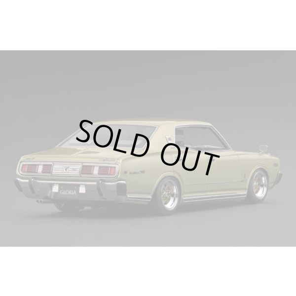 画像2: ignition model 1/18 Nissan Gloria Brougham (330) Gold (2)