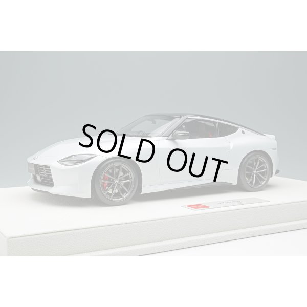 画像2: EIDOLON 1/18 Nissan Fairlady Z “Version ST” 2023 Prism White / Super Black (2)