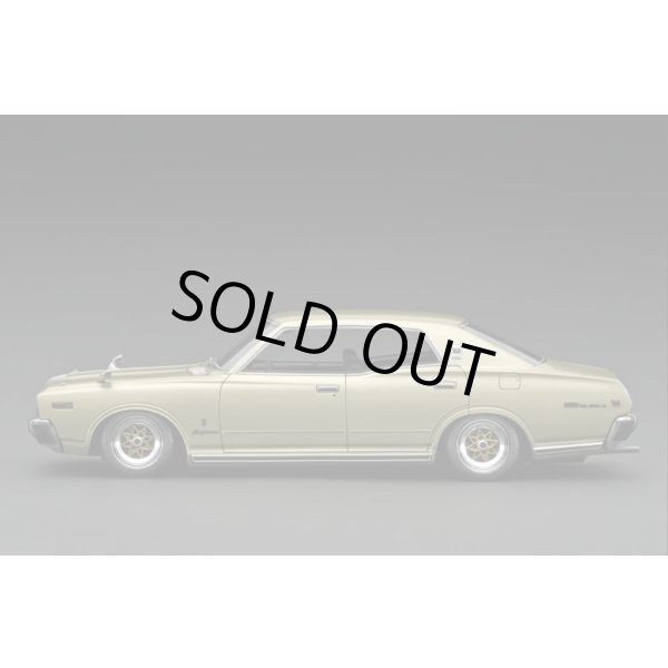 画像3: ignition model 1/18 Nissan Gloria Brougham (330) Gold (3)