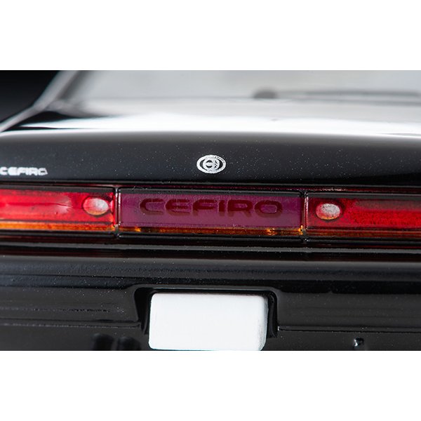 画像9: TOMYTEC 1/64 Limited Vintage NEO Nissan Cefiro Sports Cruising (Black) 1988 (9)