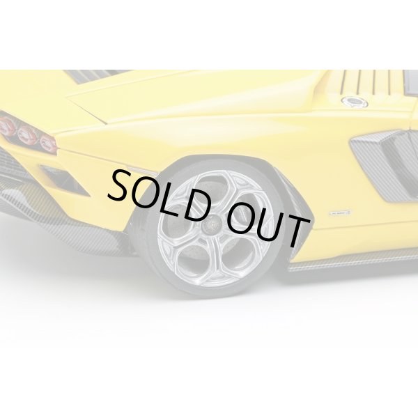 画像6: EIDOLON COLLECTION 1/43 Lamborghini Countach LPI 800-4 2022 Giallo Limited 112 pcs. (6)