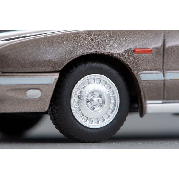 画像7: TOMYTEC 1/64 Limited Vintage NEO Nissan Cedric Cima TYPE-II Limited (Brown) 1988 (7)