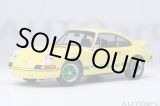 画像: AUTOart 1/18 Porsche 911 Carrera 2.7 RS (Light Yellow with Green stripes)