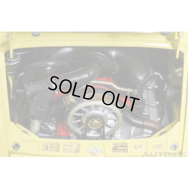 画像13: AUTOart 1/18 Porsche 911 Carrera 2.7 RS (Light Yellow with Green stripes) (13)