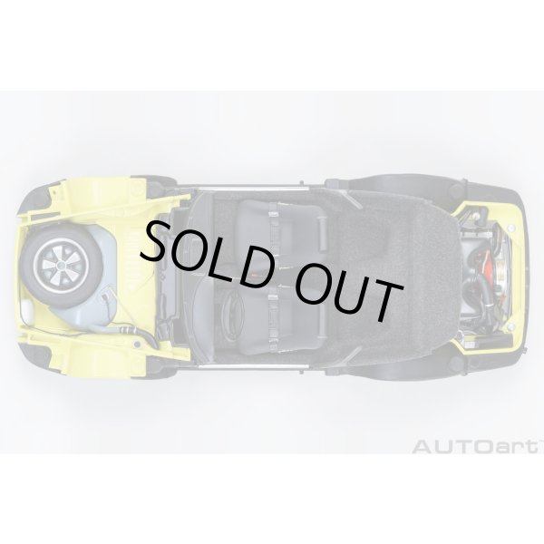 画像17: AUTOart 1/18 Porsche 911 Carrera 2.7 RS (Light Yellow with Green stripes) (17)