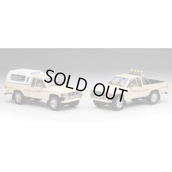 画像11: Gaincorp Products 1/64 Toyota Hilux SR5 Xtracab 1985 Beige with Accessories x DiecastTalk特注品 (11)