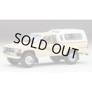 画像: Gaincorp Products 1/64 Toyota Hilux SR5 Xtracab 1985 Beige with Accessories x DiecastTalk特注品