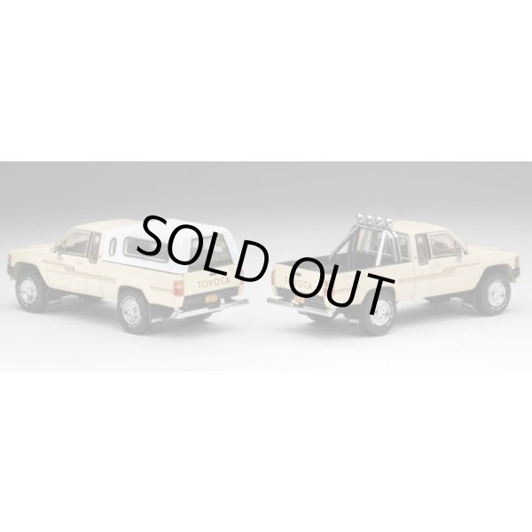 画像12: Gaincorp Products 1/64 Toyota Hilux SR5 Xtracab 1985 Beige with Accessories x DiecastTalk特注品 (12)
