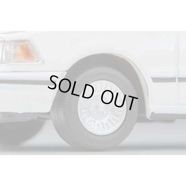 画像7: TOMYTEC 1/64 Limited Vintage NEO Toyota Crown Hardtop 3.0 Royal Saloon G (White) 1985 (7)