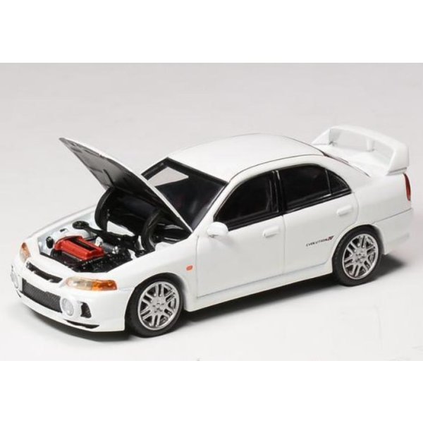 画像1: MOTORHELIX 1/64 Mitsubishi Lancer Evolution IV Scotia White (1)