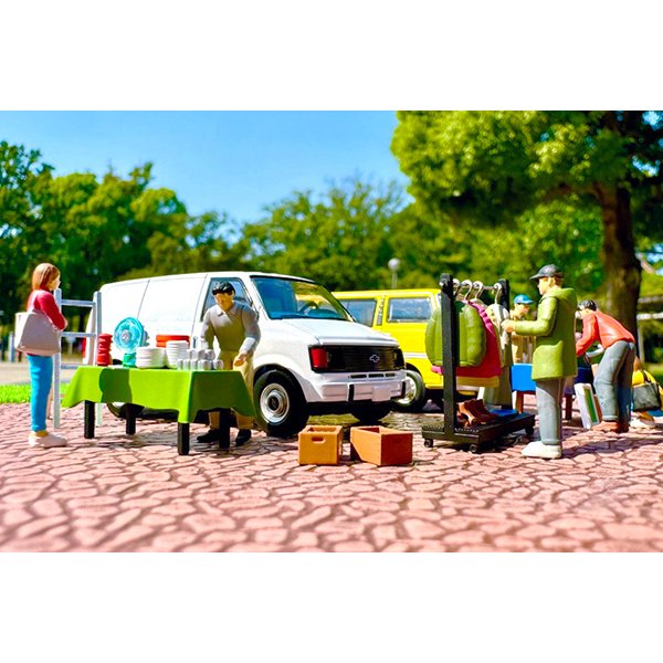 画像8: TOMYTEC 1/64 Diorama Collection #CarSnap 26a Swap Meet (8)